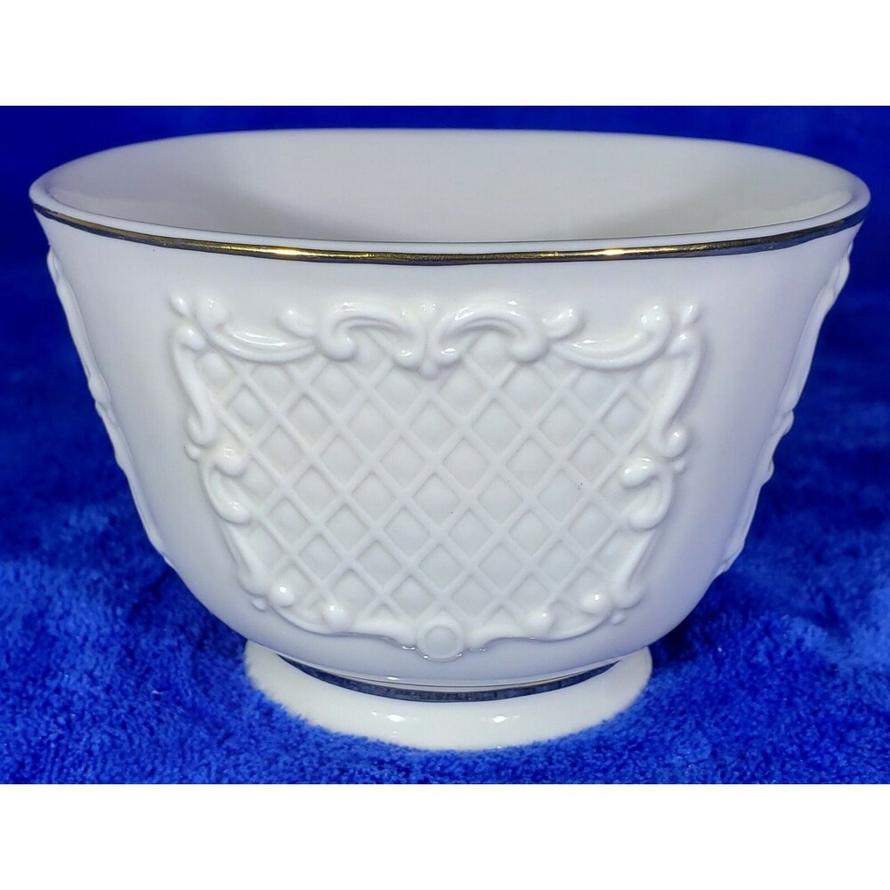 Beautiful LENOX Canterbury IVORY/GOLD Trim Bowl ~ Canterbury Collection
